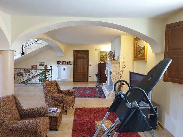Con servizi in vendita