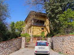Single family house with large garden - Lot 13667 (Auction 13667)