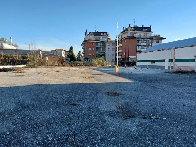 Con servizi in vendita
