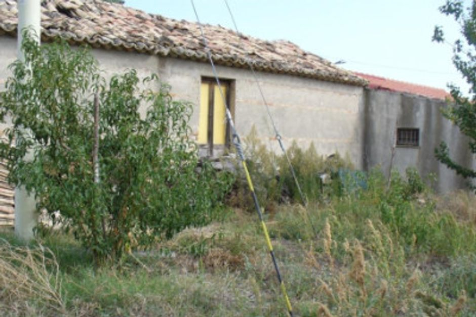 #13771 Fabbricato fatiscente con terreno in vendita - foto 2