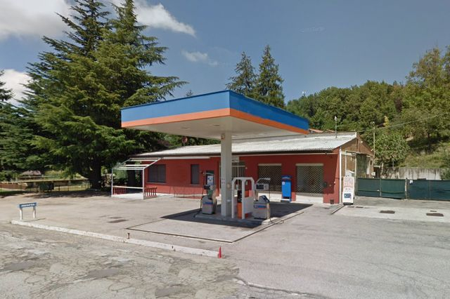 Complessi commerciali in vendita