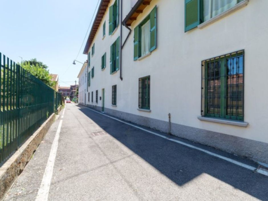 #13886 Laboratori artigianali con servizi e ufficio – Lotto 1 in vendita - foto 2