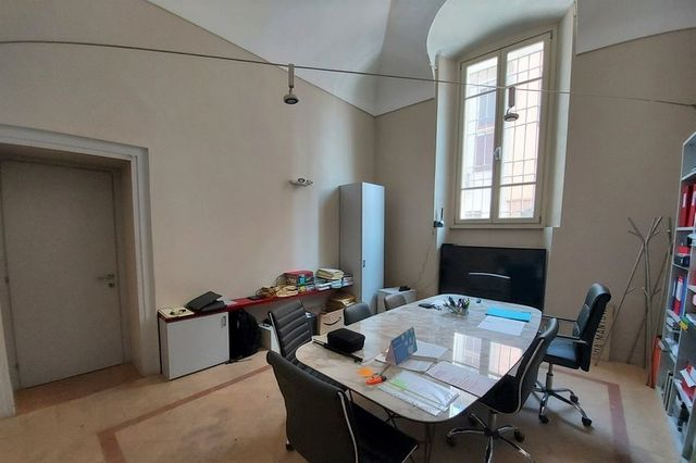 Grandi dimensioni in vendita