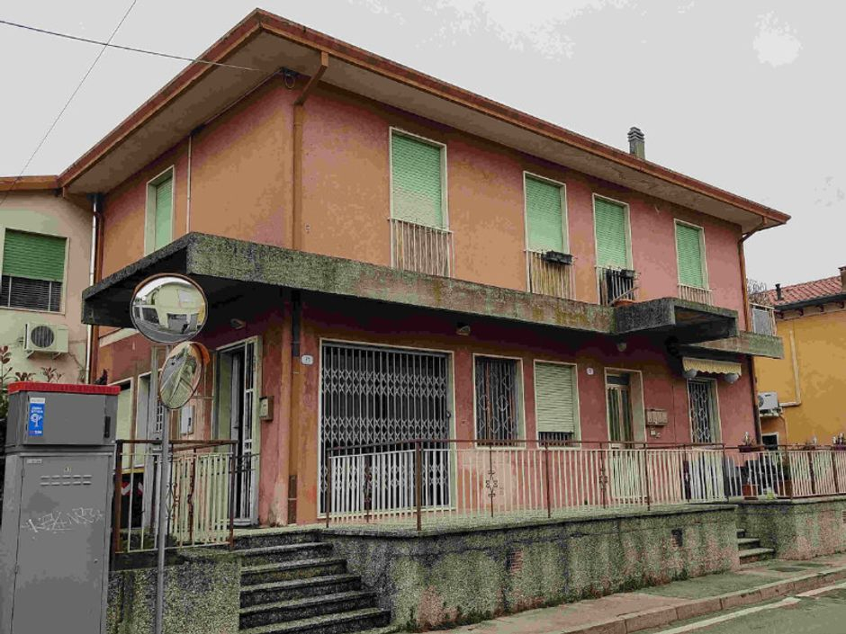 #14014 Locale commerciale con autorimessa in vendita - foto 1