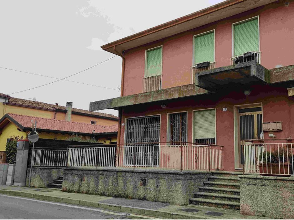 #14014 Locale commerciale con autorimessa in vendita - foto 2