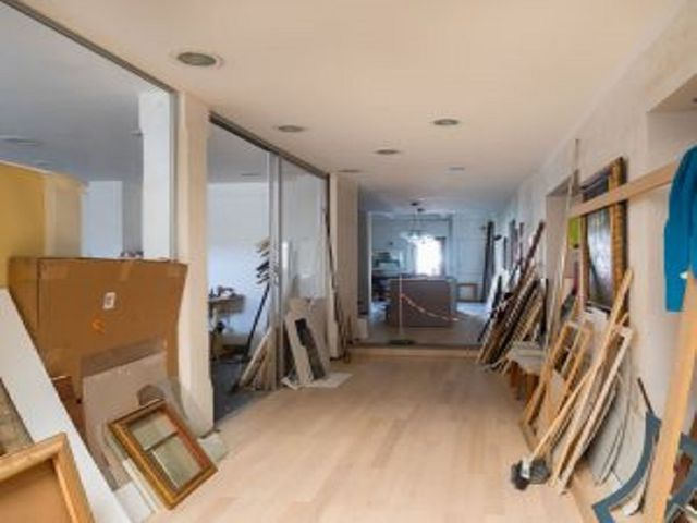 Negozi in vendita