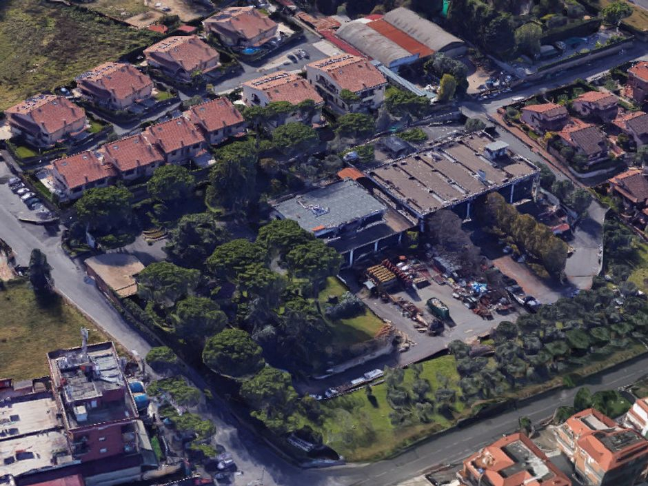 #14036 Magazzino con area di pertinenza in vendita - foto 2