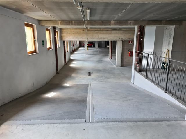 Negozi in vendita