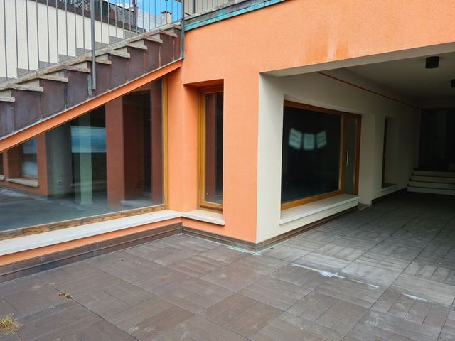 Negozi in vendita