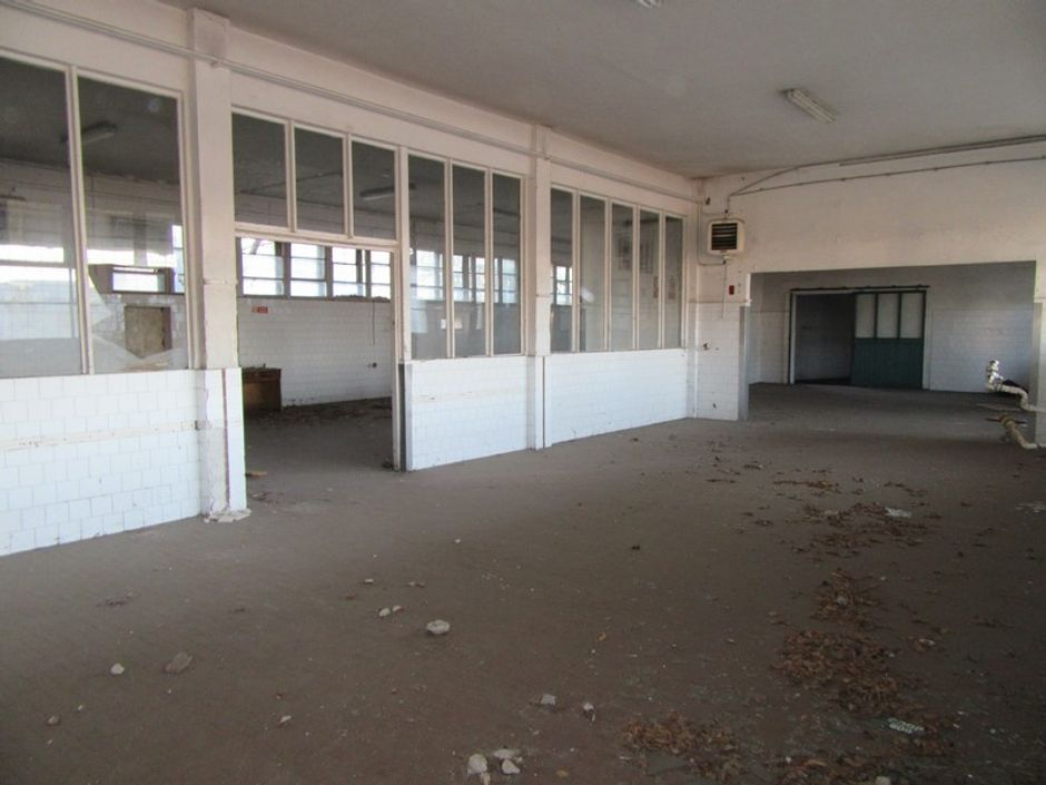 #1433 Opificio con alloggio in area produttiva in vendita - foto 2