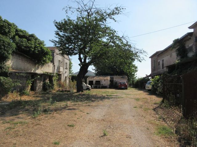 Rustici e casali in vendita