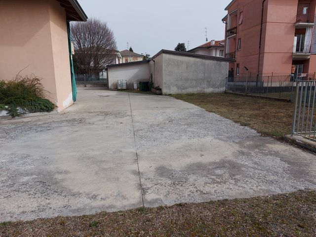 Negozi in vendita