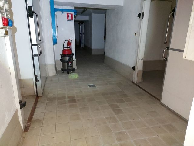 Negozi in vendita