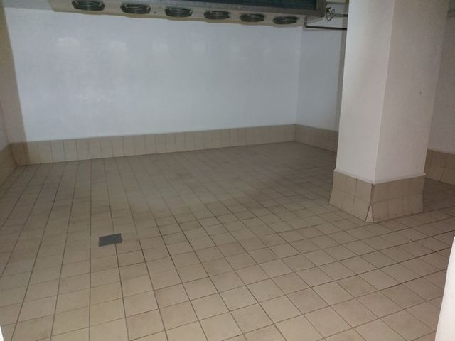 Negozi in vendita