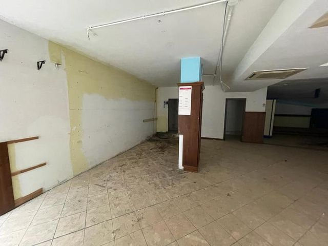 Negozi in vendita