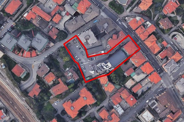 Complessi commerciali in vendita
