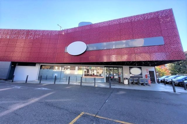 Complessi commerciali in vendita