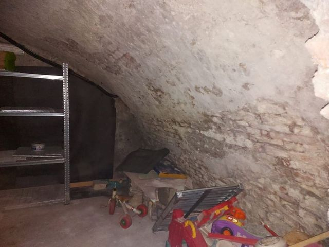 Scuole in vendita
