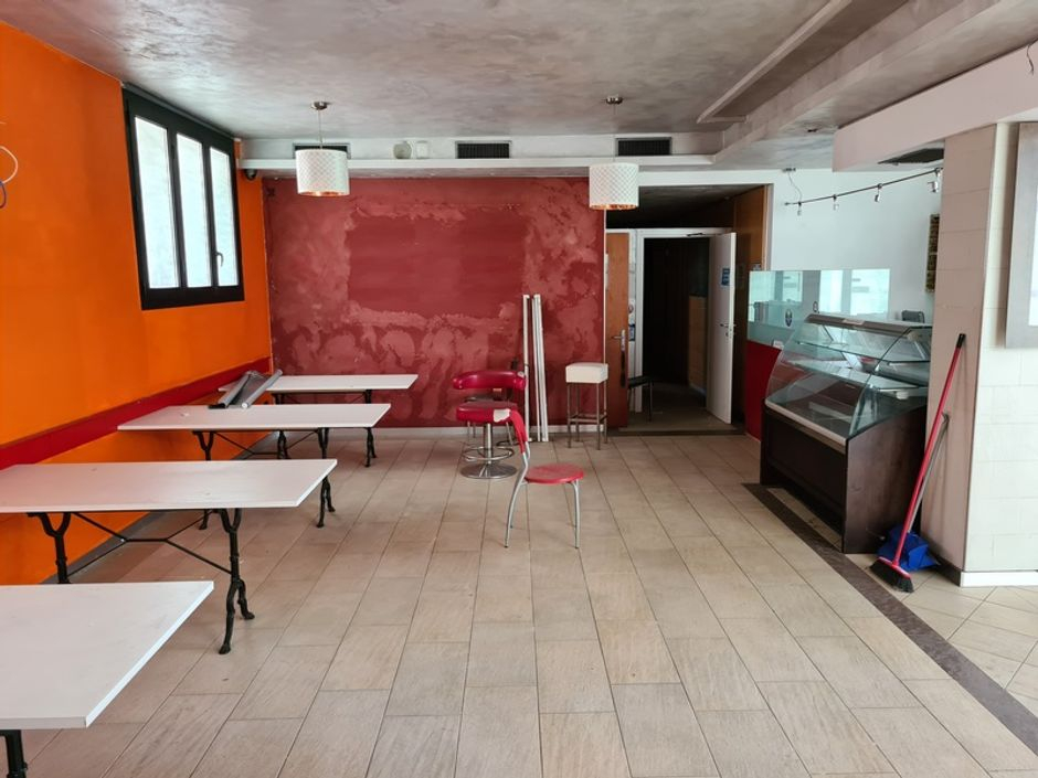 #14550 Negozio uso bar con corte esclusiva in vendita - foto 3