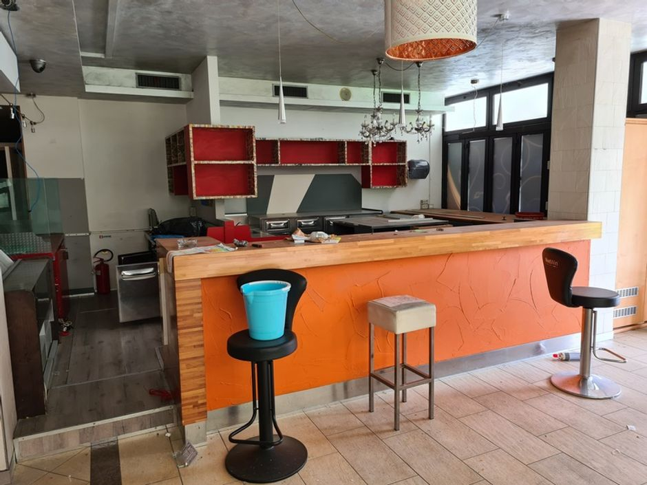 #14550 Negozio uso bar con corte esclusiva in vendita - foto 4