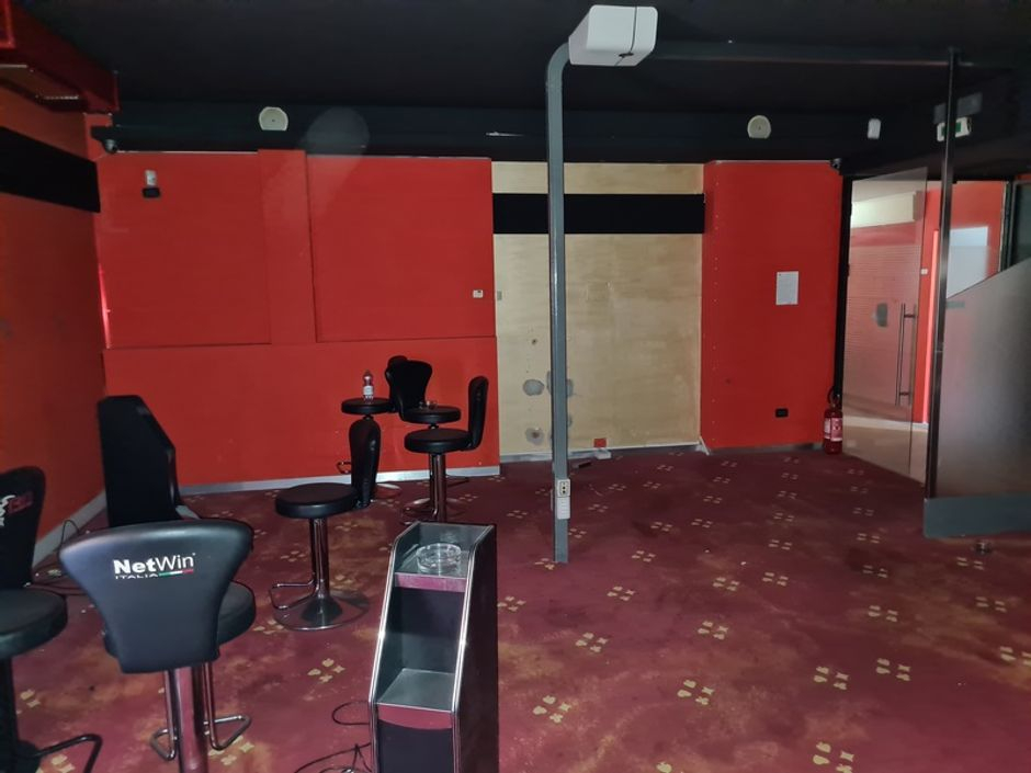 #14550 Negozio uso bar con corte esclusiva in vendita - foto 5