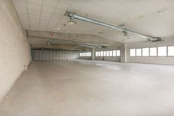 Craft shed with parking spaces - Lot 14595 (Auction 14595)