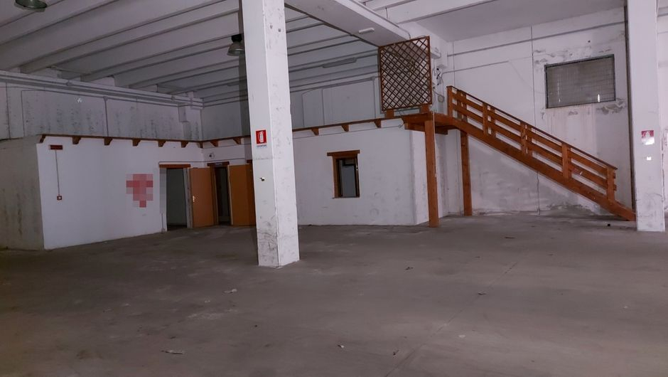 #14598 Porzione di capannone con area pertinenziale in vendita - foto 2