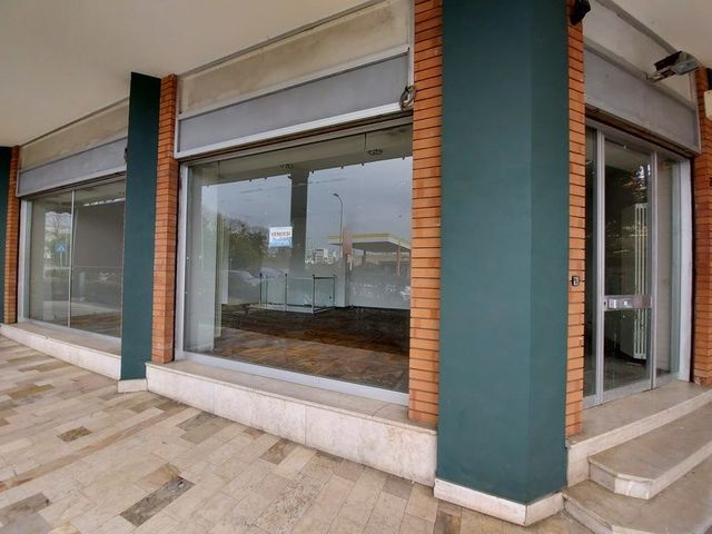 Negozi in vendita