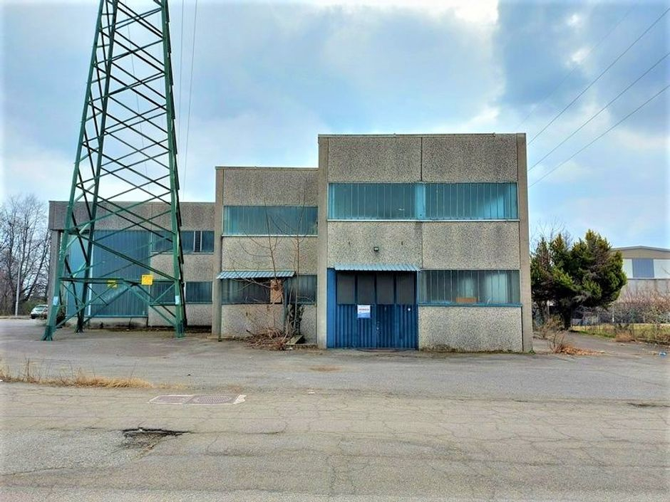 #14676 Capannone con area di pertinenza in vendita - foto 1