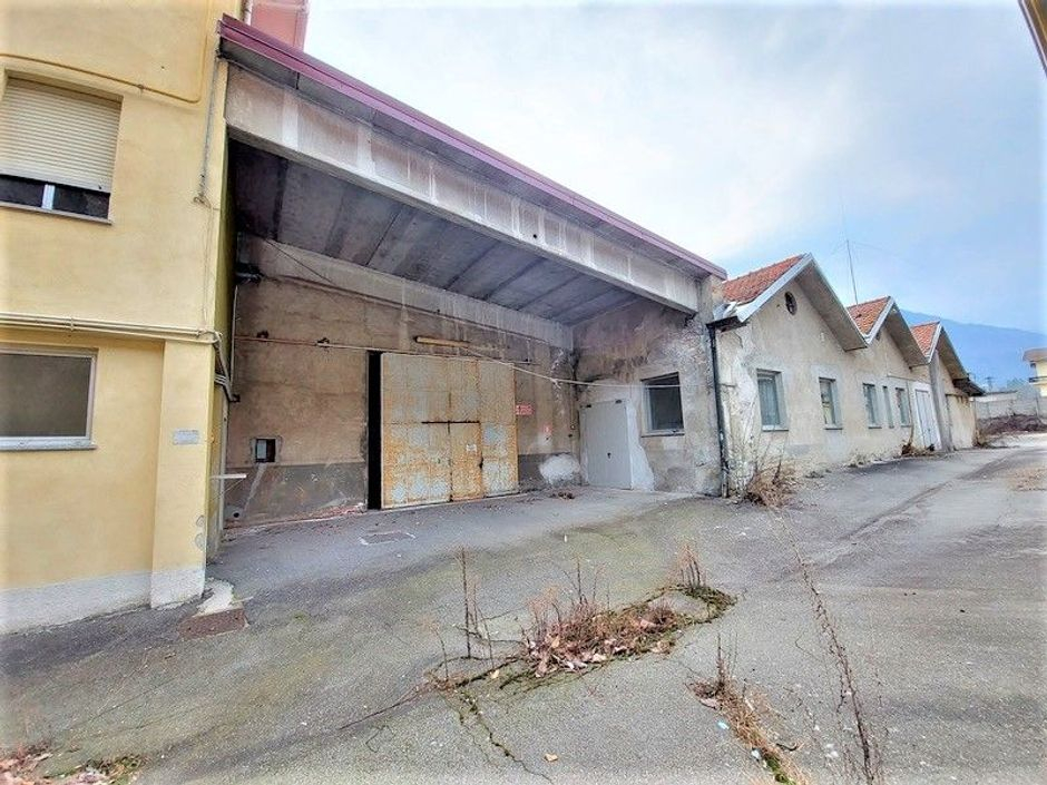 #14678 Stabilimento industriale con abitazione e terreni in vendita - foto 3