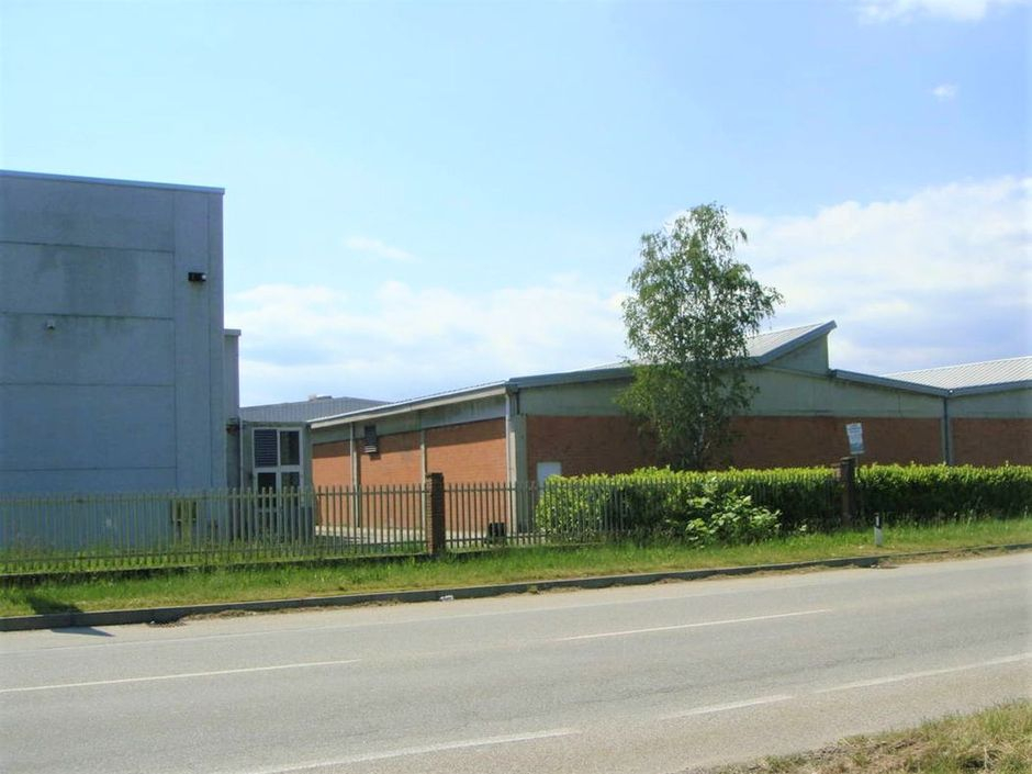 #14680 Complesso industriale con terreni adiacenti in vendita - foto 11