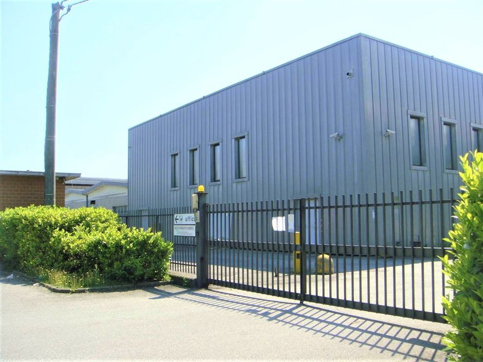 #14680 Complesso industriale con terreni adiacenti in vendita - foto 17