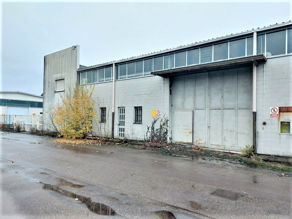 #14686 Complesso industriale con 2 capannoni e pertinenze in vendita - foto 4