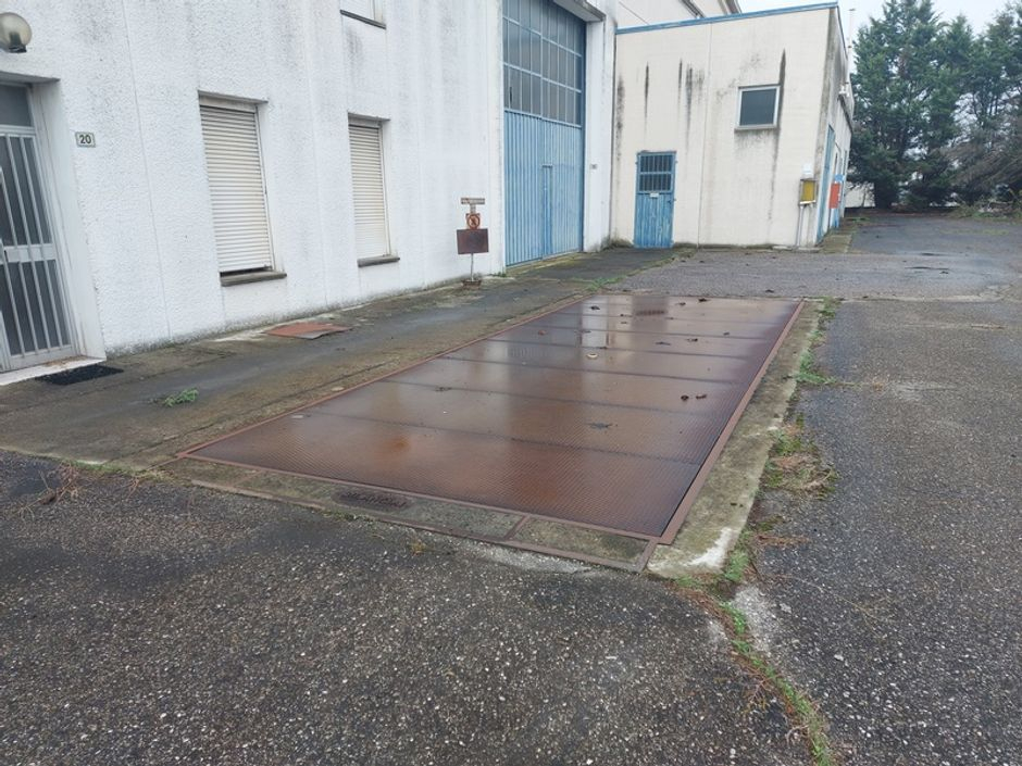#14689 Capannone industriale con area di pertinenza in vendita - foto 3