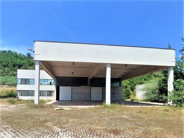 Fabbricati industriali in vendita