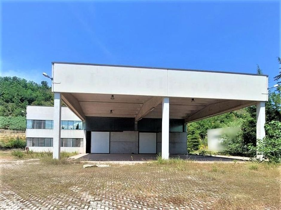 #14696 Capannone industriale con area di pertinenza in vendita - foto 1