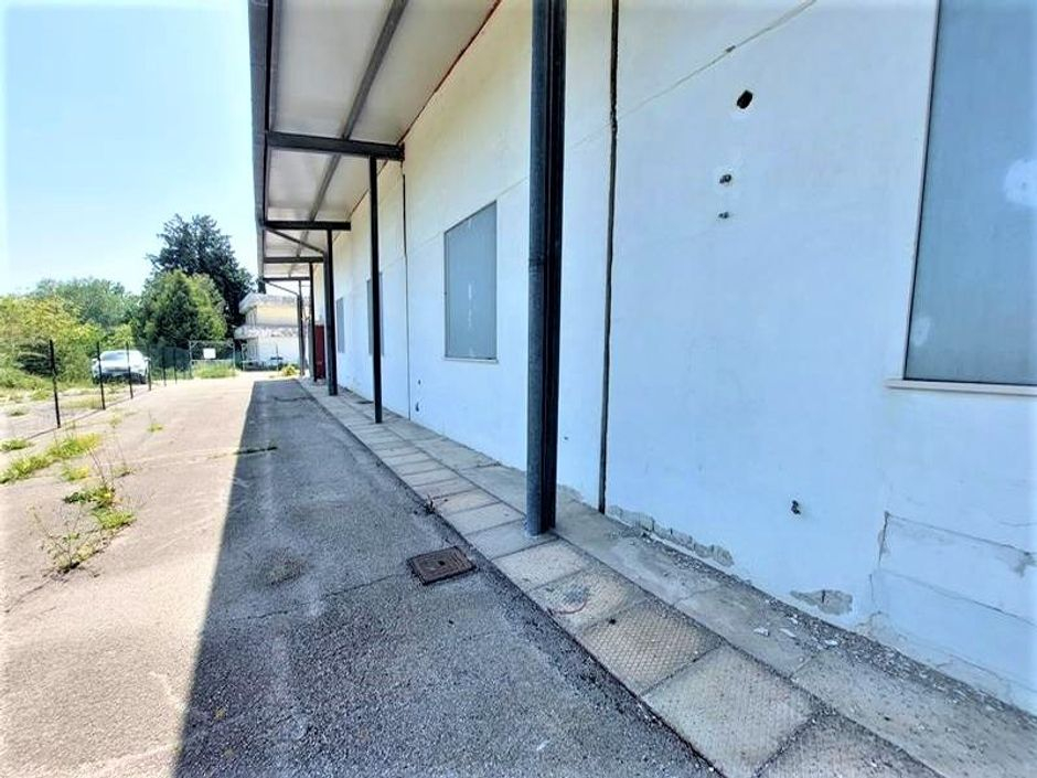 #14697 Capannone con area di pertinenza in vendita - foto 2