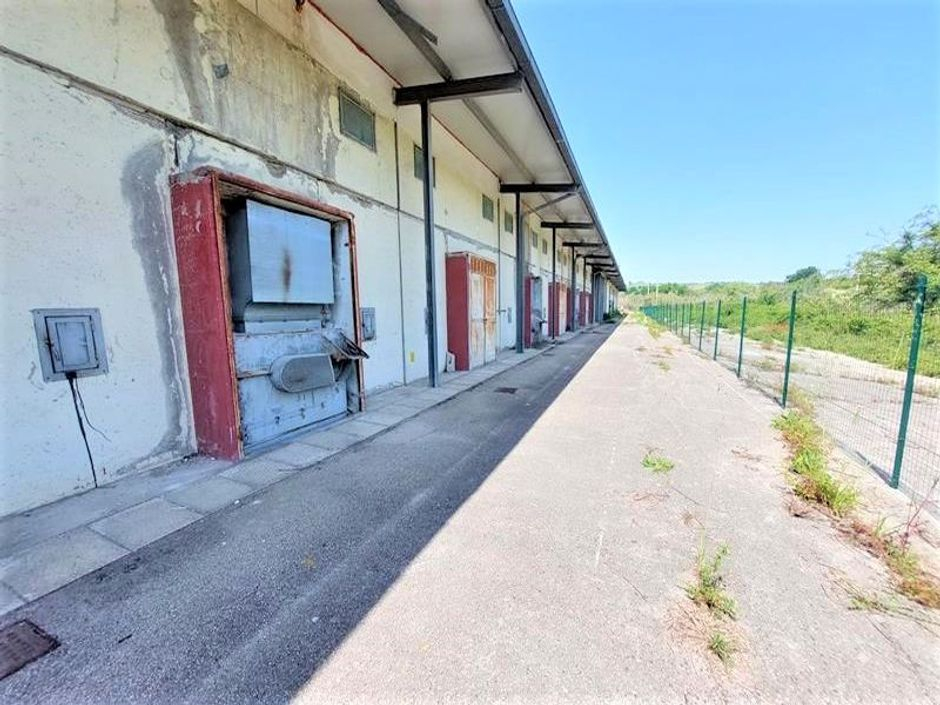 #14697 Capannone con area di pertinenza in vendita - foto 3