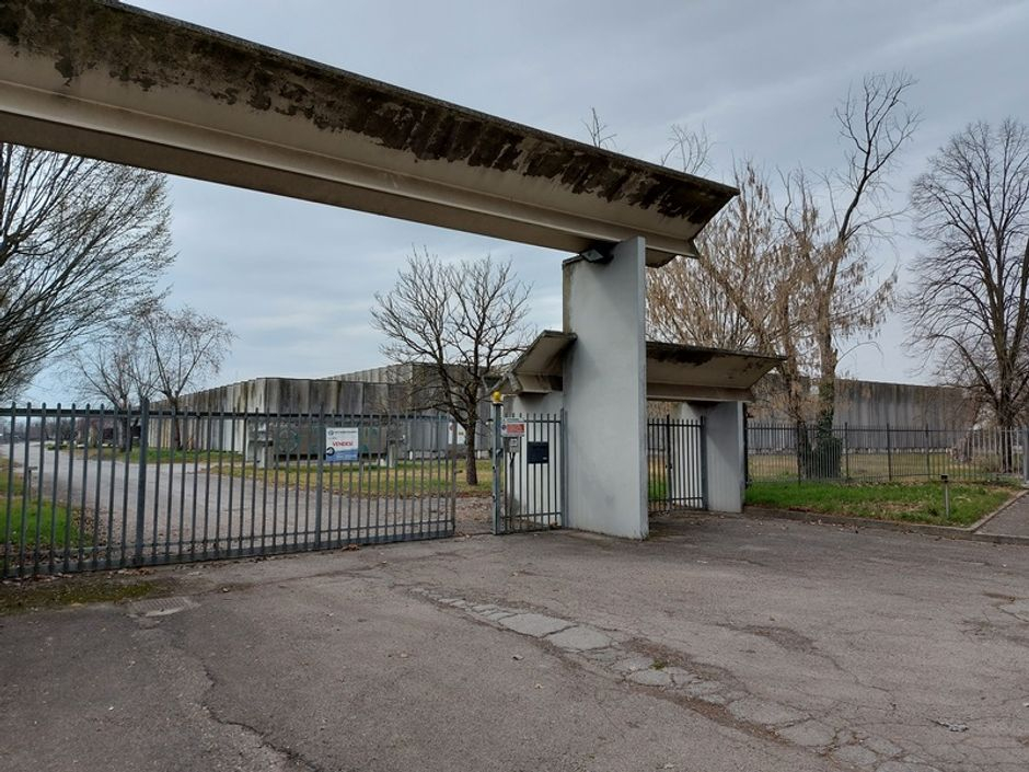 #14706 Complesso industriale con aree di pertinenza in vendita - foto 2