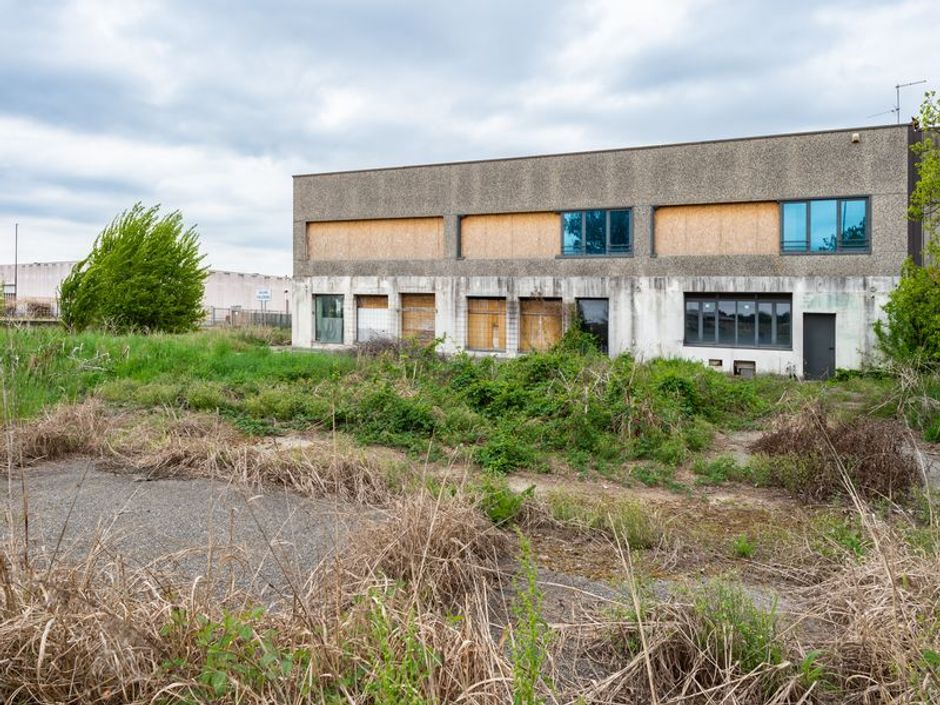 #14707 Capannone commerciale con area di pertinenza in vendita - foto 2