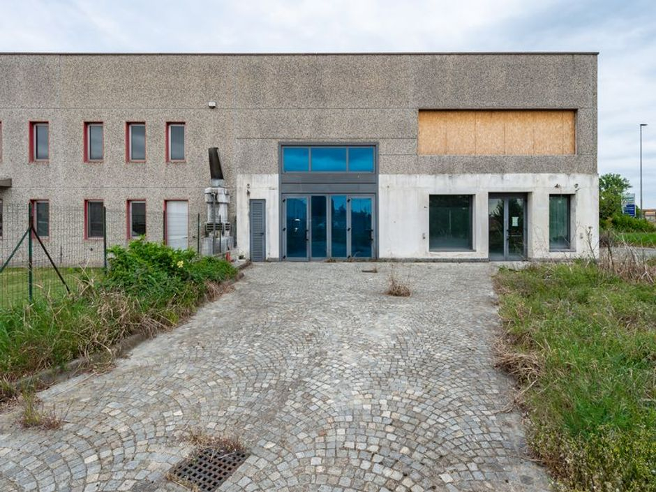 #14707 Capannone commerciale con area di pertinenza in vendita - foto 3