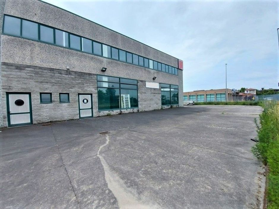 #14708 Porzione di capannone artigianale con area di pertinenza in vendita - foto 3