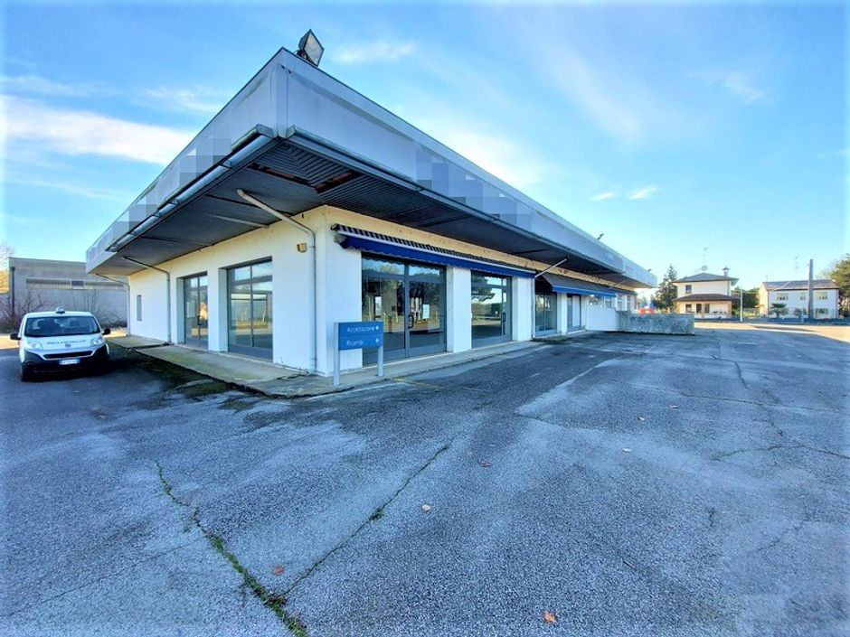 #14716 Porzione di capannone adibito ad autosalone ed officina in vendita - foto 4