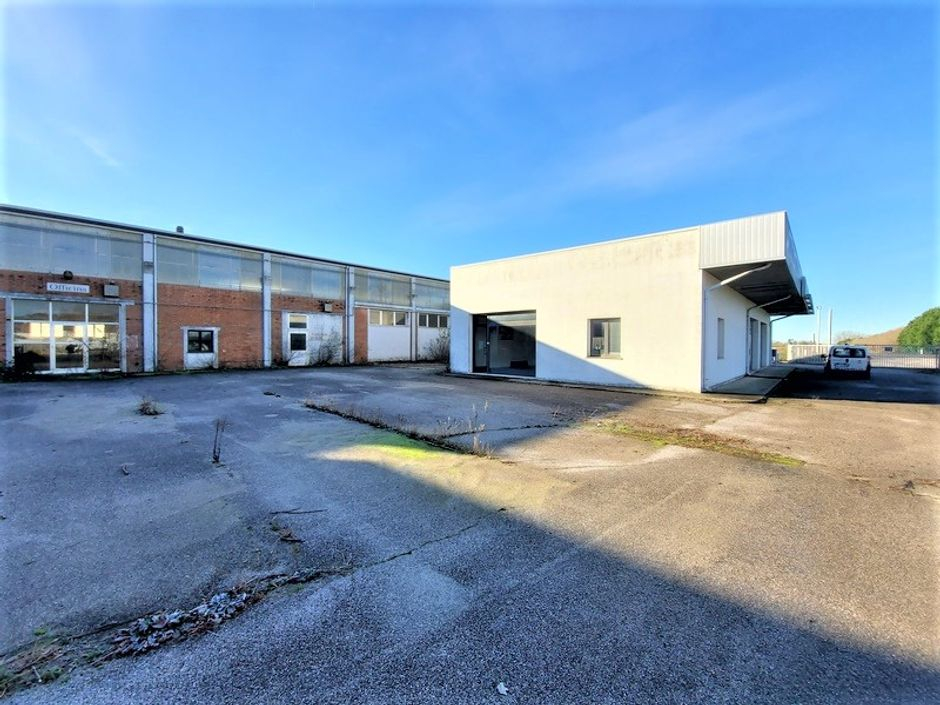 #14716 Porzione di capannone adibito ad autosalone ed officina in vendita - foto 7