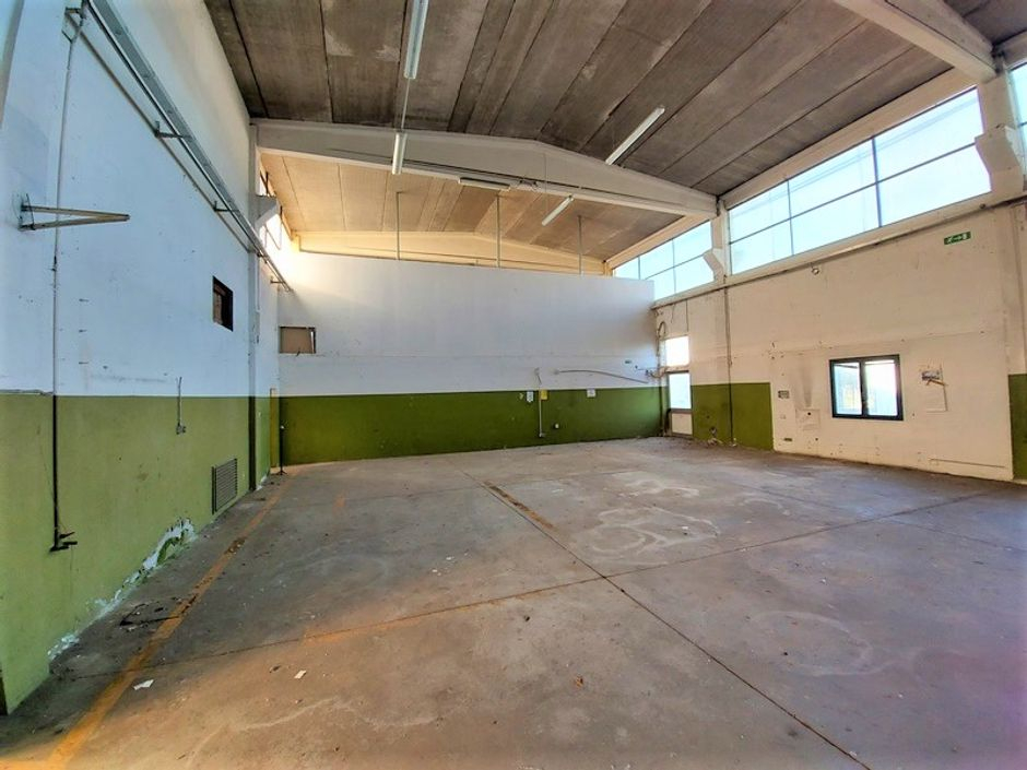 #14716 Porzione di capannone adibito ad autosalone ed officina in vendita - foto 16