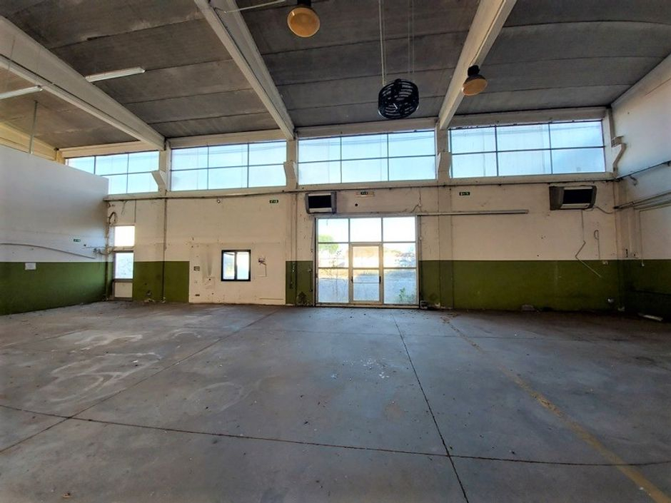#14716 Porzione di capannone adibito ad autosalone ed officina in vendita - foto 17
