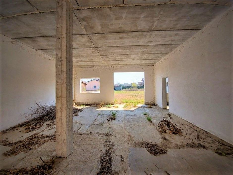 #14718 Magazzini con corte esclusiva ed aree urbane in vendita - foto 7