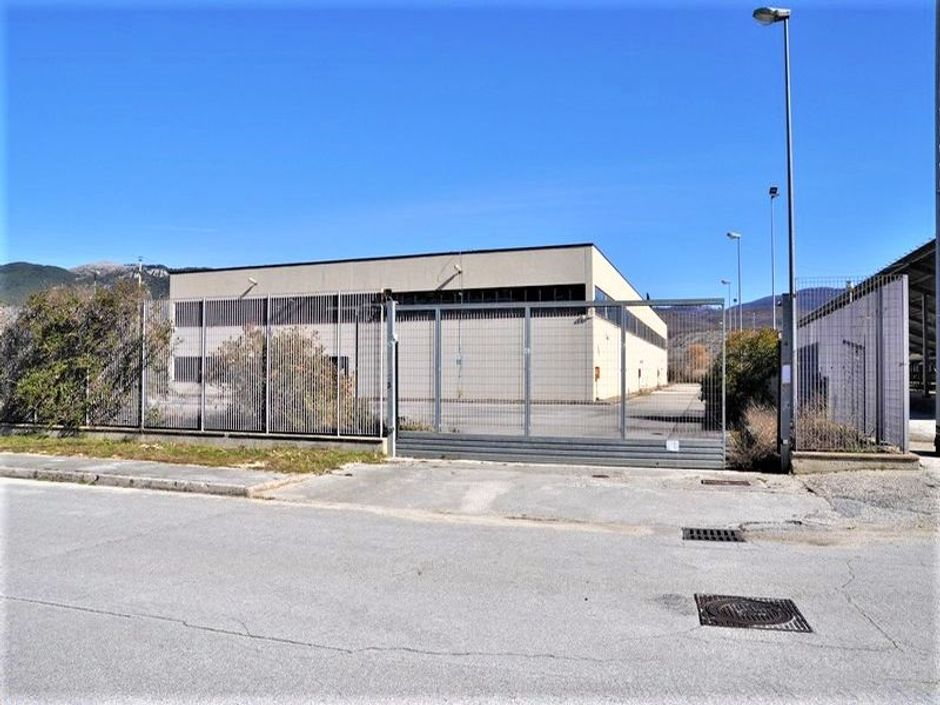 #14725 Capannone industriale con area di pertinenza in vendita - foto 1