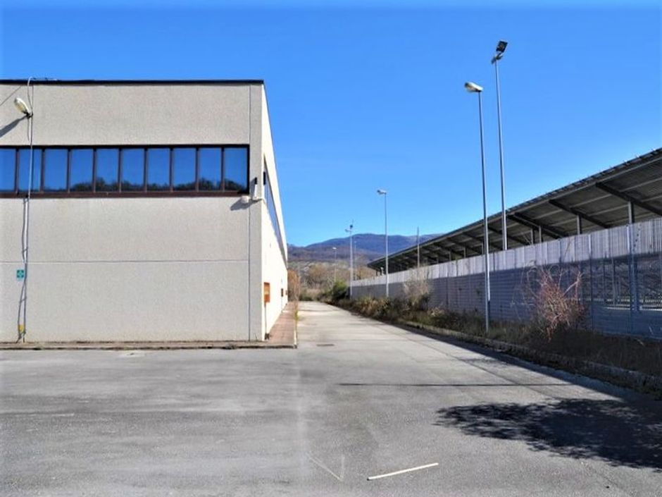 #14725 Capannone industriale con area di pertinenza in vendita - foto 2