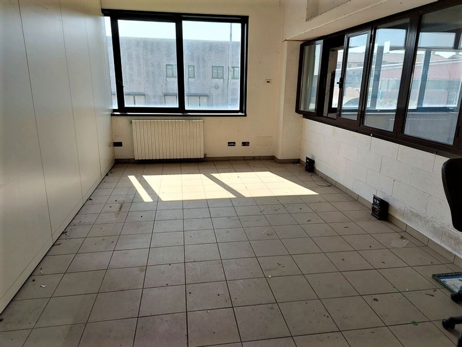 #14726 Capannone artigianale con area di pertinenza in vendita - foto 13